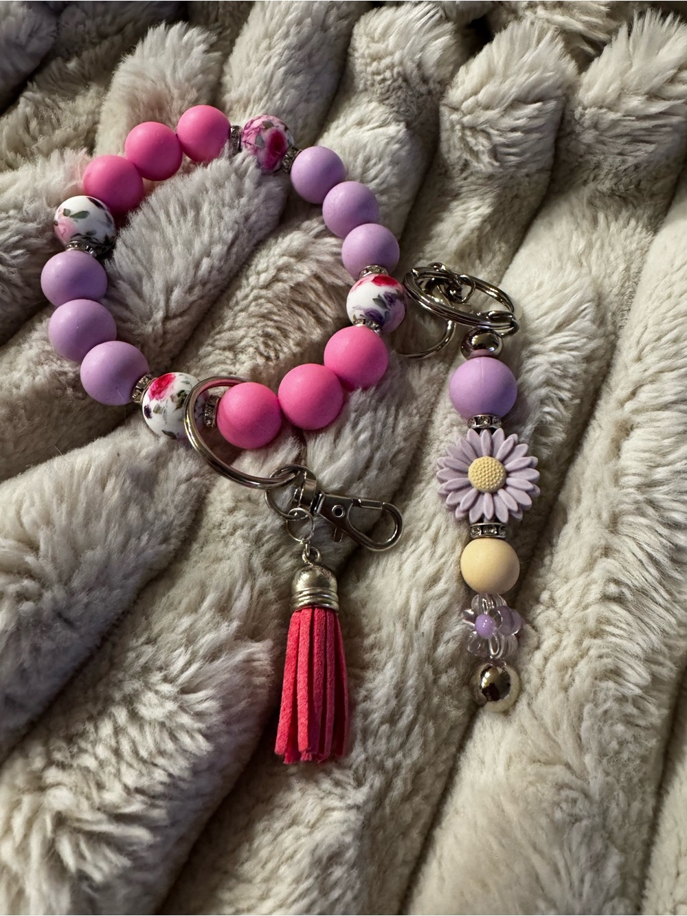 Beaded Wristlet Keychain & Daisy Keychain